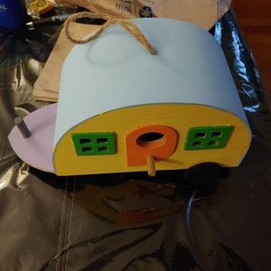 Camper birdhouse